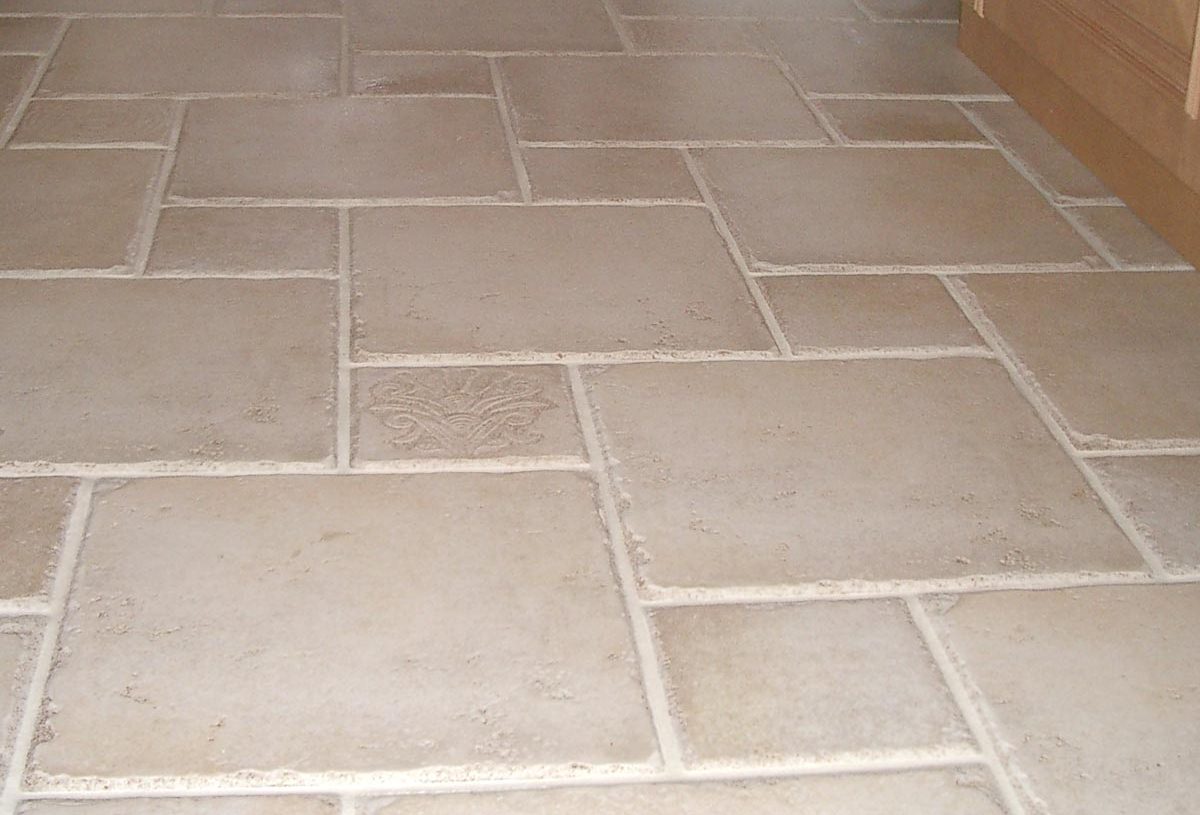 Honed travertine and flagstone patio floor